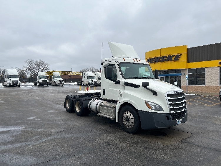 2019 Freightliner Cascadia in La Porte, IN — photo 3