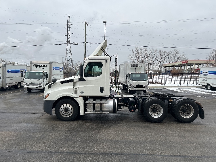 2019 Freightliner Cascadia in La Porte, IN — photo 4