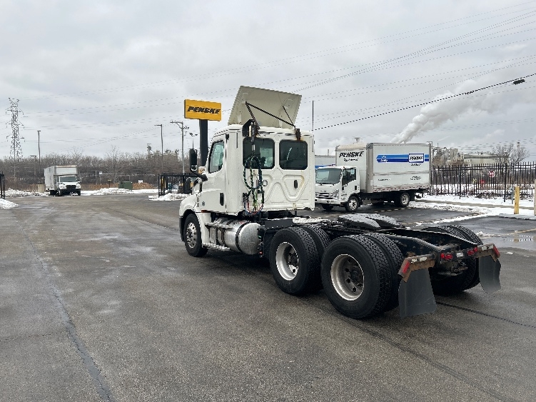 2019 Freightliner Cascadia in La Porte, IN — photo 5
