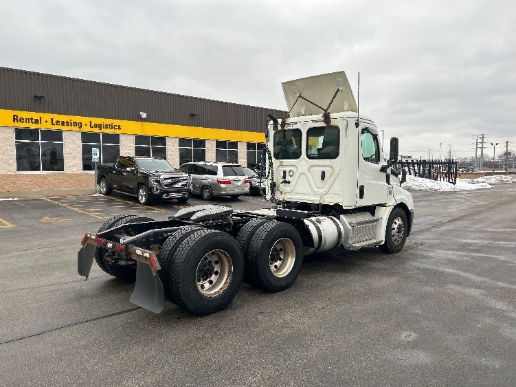 2019 Freightliner Cascadia in La Porte, IN — photo 7