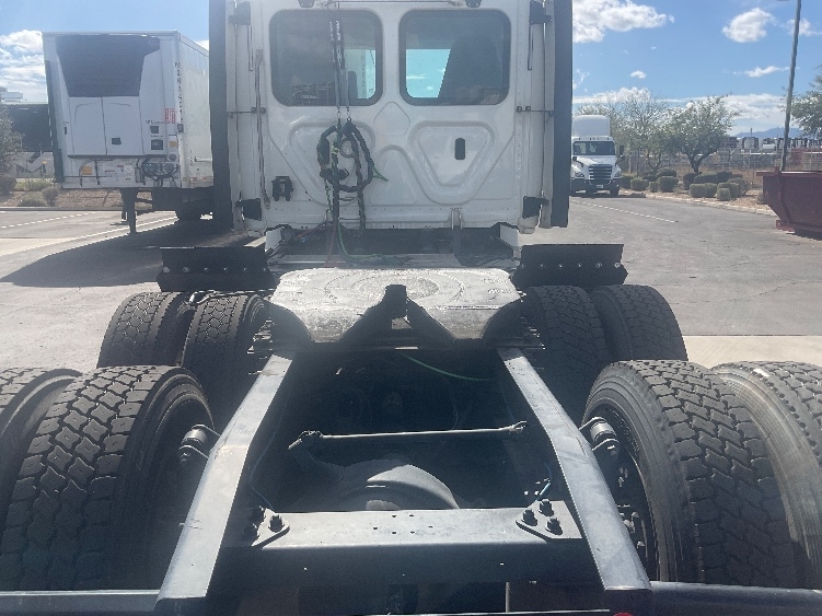 2019 Freightliner Cascadia in Phoenix, AZ — photo 6