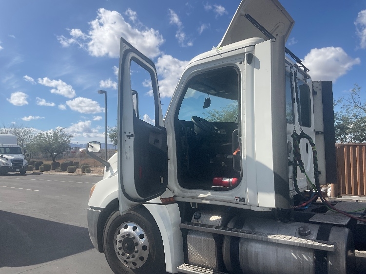 2019 Freightliner Cascadia in Phoenix, AZ — photo 9