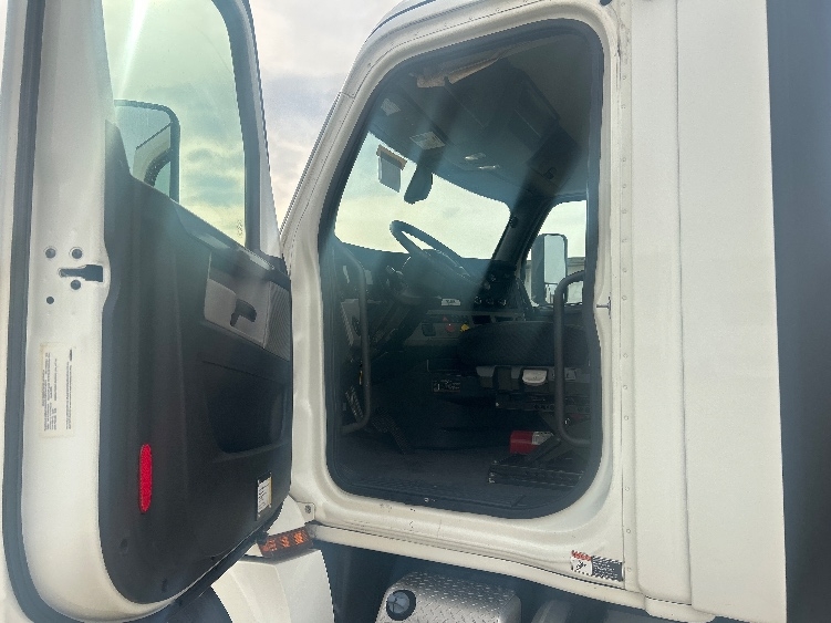 2019 Freightliner in Houston, TX — photo 9