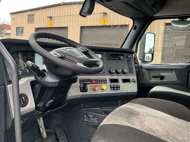 2019 Freightliner in Portland, OR — photo 10