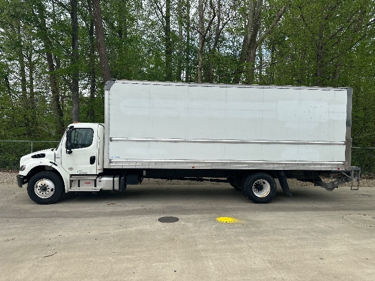 2024 Freightliner M2 106 in Bloomington, IN — photo 4