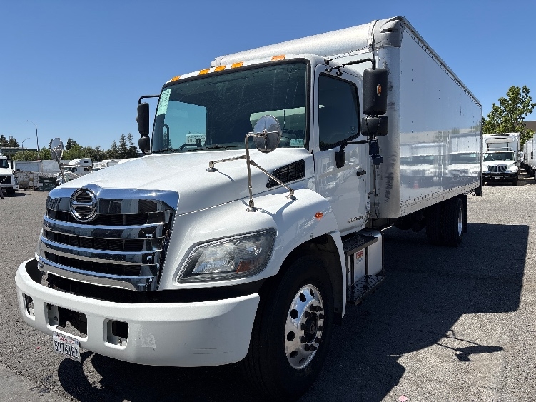 2019 Hino 338 in West Sacramento, CA — photo 3
