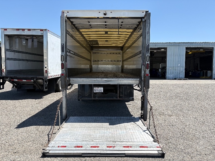 2019 Hino 338 in West Sacramento, CA — photo 9