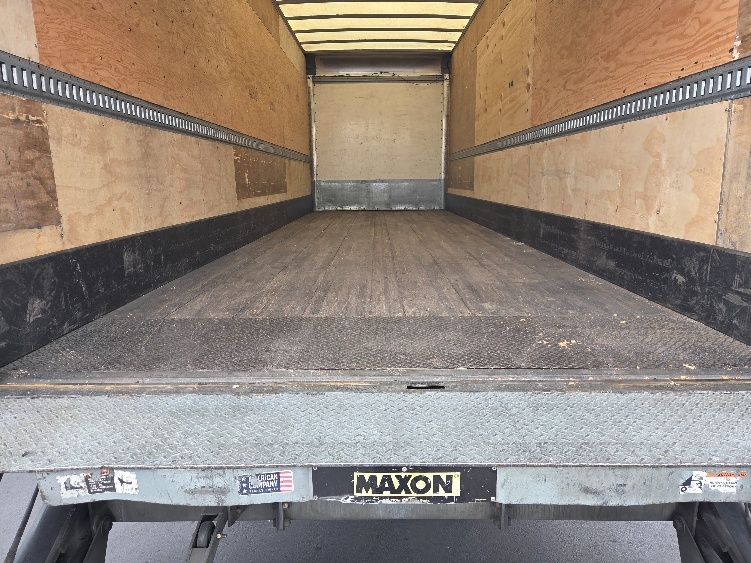 2019 Hino 268 in West Sacramento, CA — photo 10