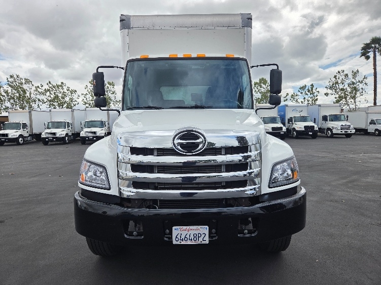 2019 Hino 268 in West Sacramento, CA — photo 2