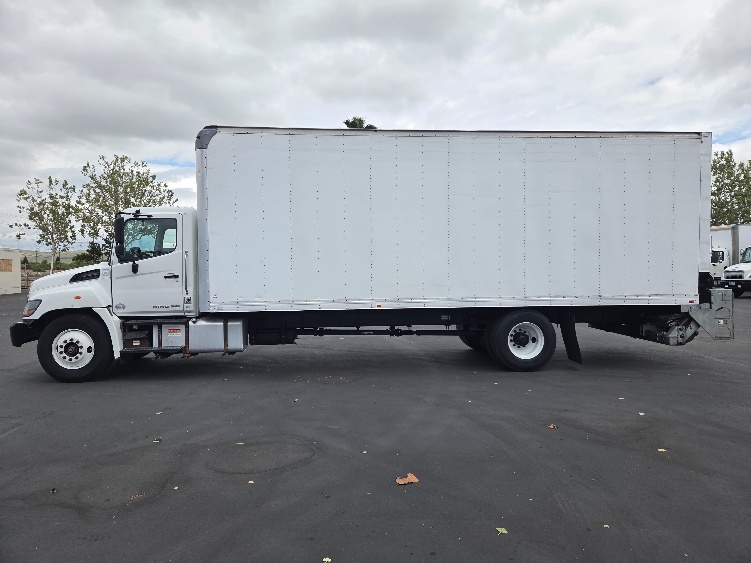 2019 Hino 268 in West Sacramento, CA — photo 4