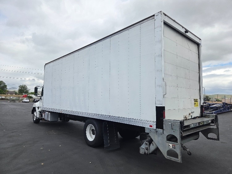 2019 Hino 268 in West Sacramento, CA — photo 6