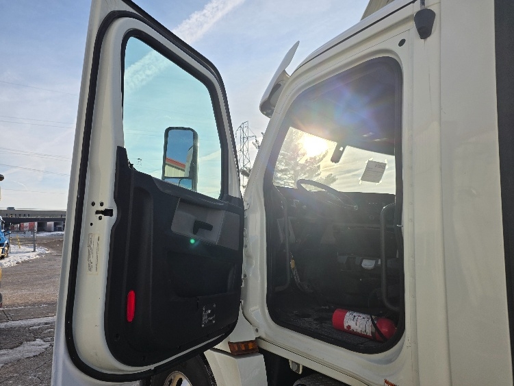 2019 Freightliner in Lansing, MI — photo 9