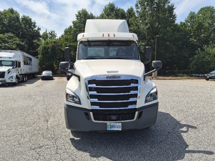 2019 Freightliner Cascadia in Greensboro, NC — photo 2