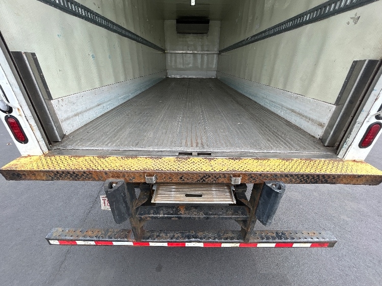 2019 Freightliner eM2 in Braintree, MA — photo 10
