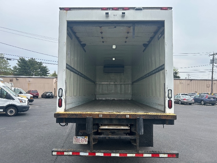 2019 Freightliner eM2 in Braintree, MA — photo 9