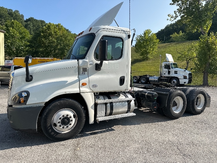 2019 Freightliner in Huntington, WV — photo 3