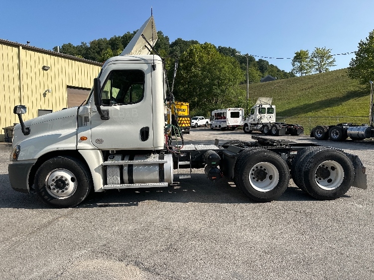 2019 Freightliner in Huntington, WV — photo 4