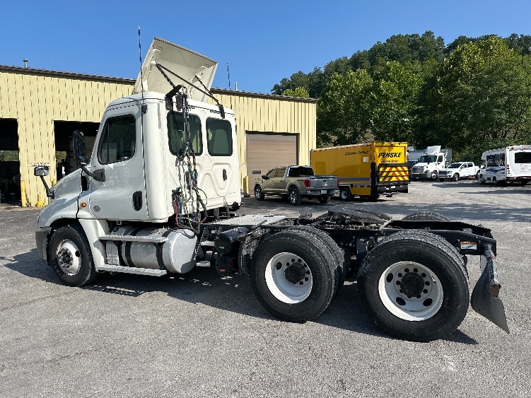 2019 Freightliner in Huntington, WV — photo 5