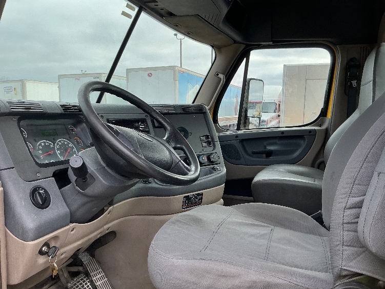 2019 Freightliner Cascadia in Piqua, OH — photo 10
