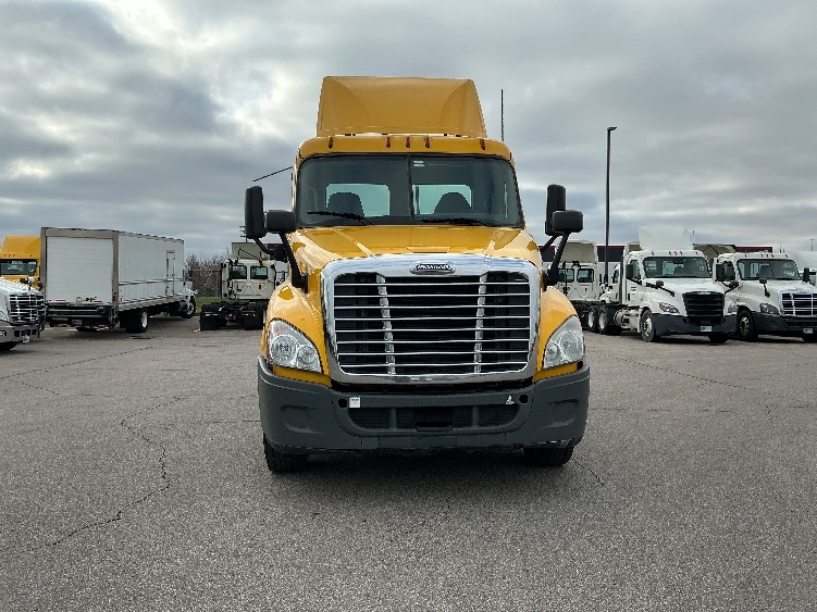 2019 Freightliner Cascadia in Piqua, OH — photo 2