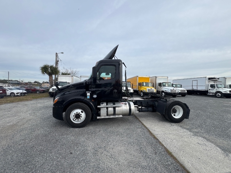 2019 Freightliner Cascadia in Ocala, FL — photo 4