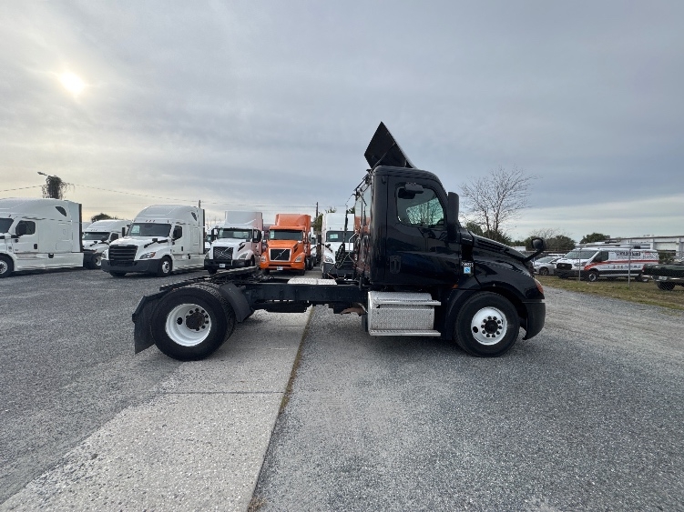 2019 Freightliner Cascadia in Ocala, FL — photo 8