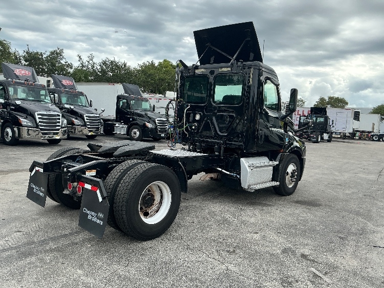 2019 Freightliner in Medley, FL — photo 7