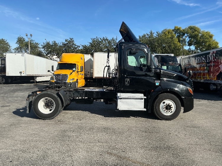 2019 Freightliner in Medley, FL — photo 8