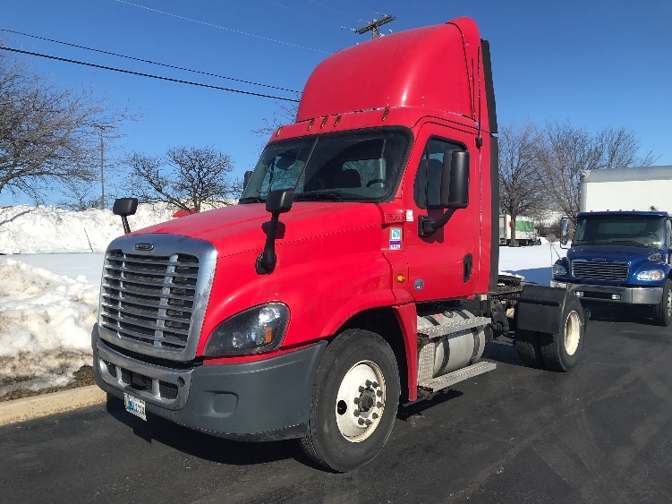 2019 Freightliner Cascadia in Allentown, PA — photo 3