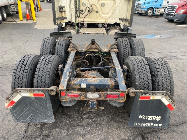 2019 Freightliner Cascadia in Binghamton, NY — photo 6