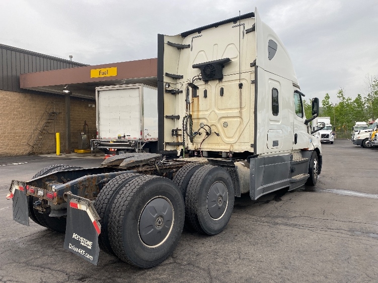 2019 Freightliner Cascadia in Binghamton, NY — photo 7