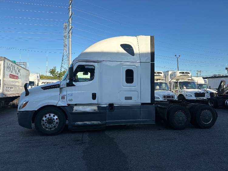 2019 Freightliner Cascadia in Monmouth Junction, NJ — photo 4
