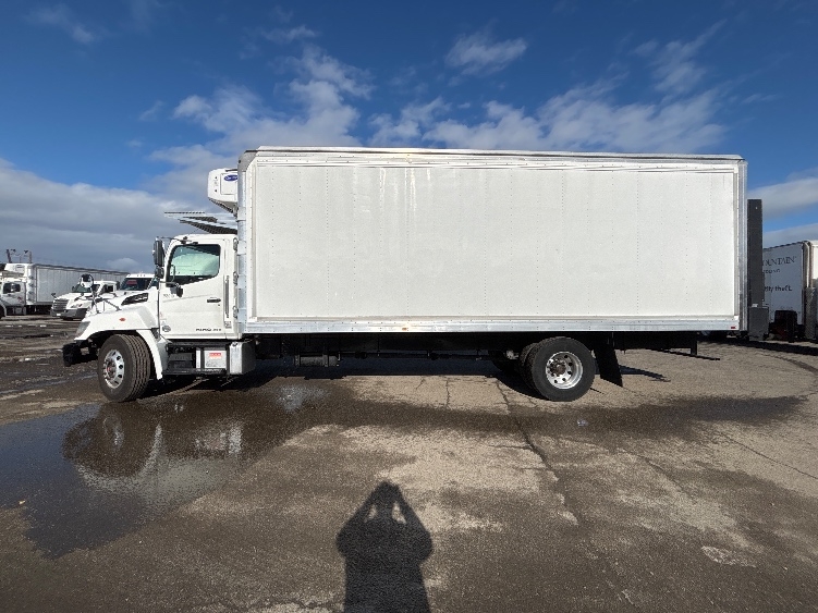 2019 Hino 268 in Fresno, CA — photo 4