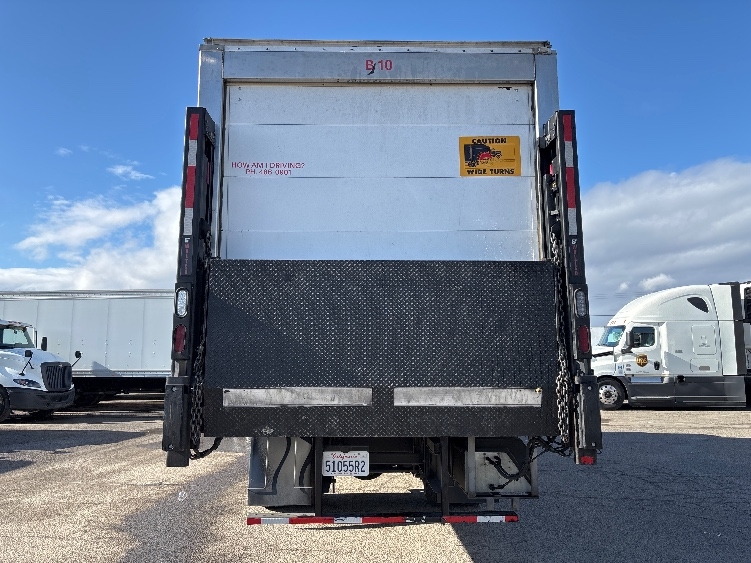 2019 Hino 268 in Fresno, CA — photo 7