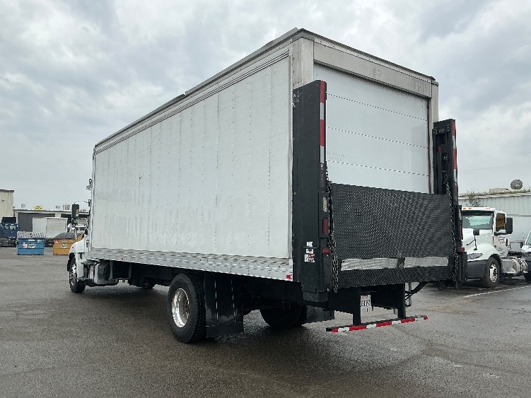 2019 Hino 268 in Fresno, CA — photo 6