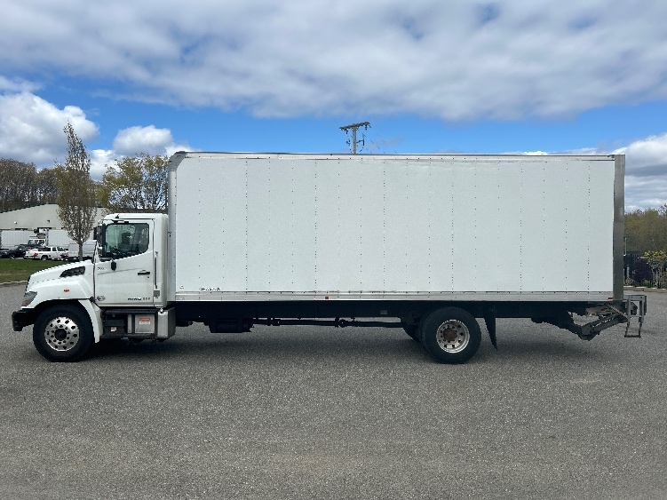 2019 Hino 268 in Norton, MA — photo 4