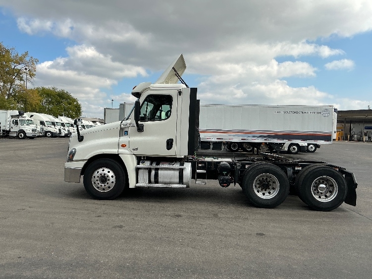 2019 Freightliner Cascadia in La Porte, IN — photo 4