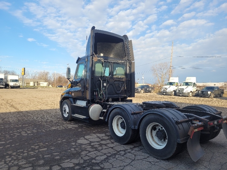 2019 Freightliner Cascadia in Jackson, MI — photo 5