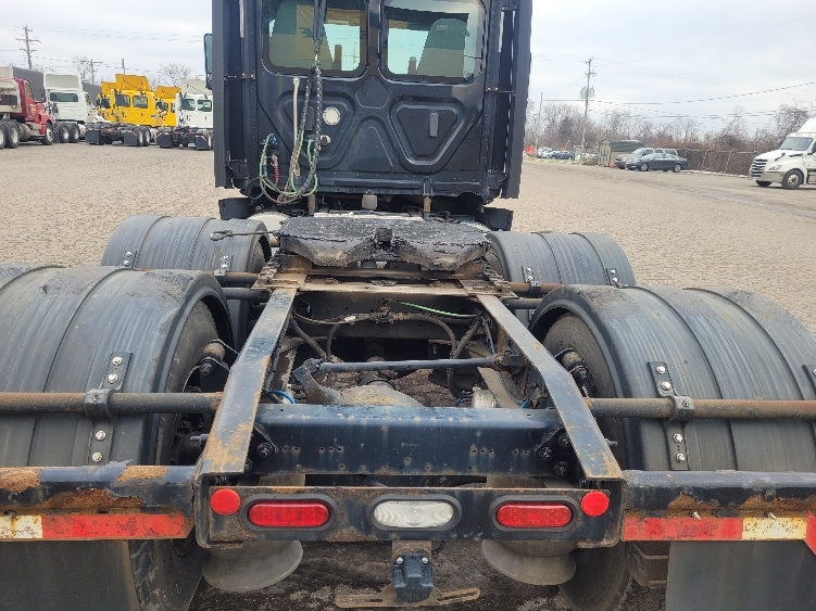 2019 Freightliner Cascadia in Jackson, MI — photo 6