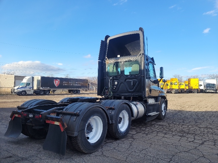 2019 Freightliner Cascadia in Jackson, MI — photo 7