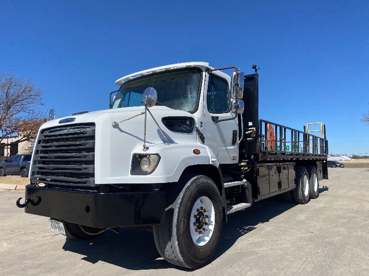 2019 Freightliner 114SD in San Antonio, TX — photo 3