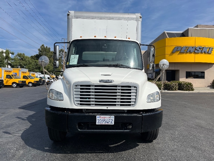 2019 Freightliner M2 106 in Fontana, CA — photo 2