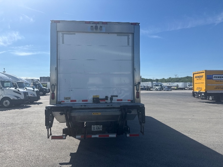 2019 Freightliner eM2 in La Porte, IN — photo 7