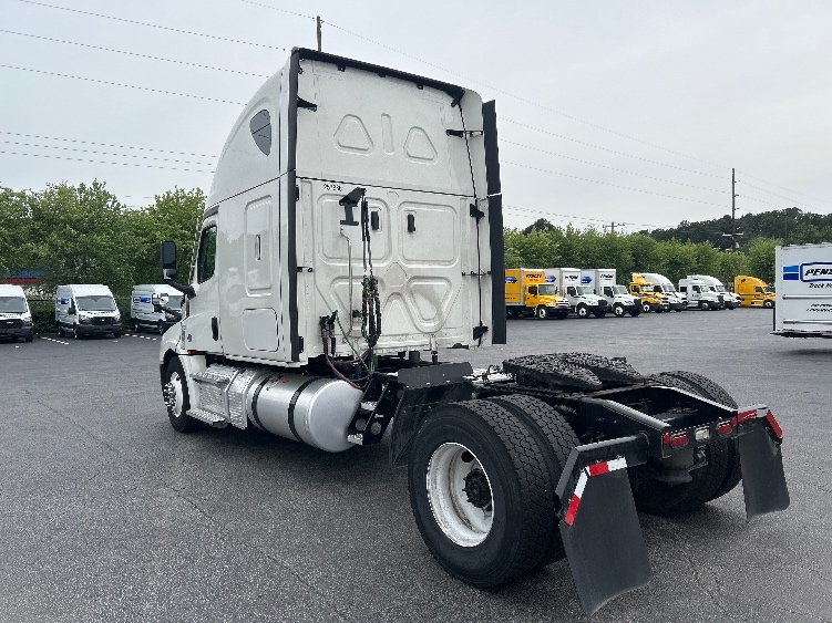 2024 Freightliner Cascadia in Atlanta, GA — photo 5