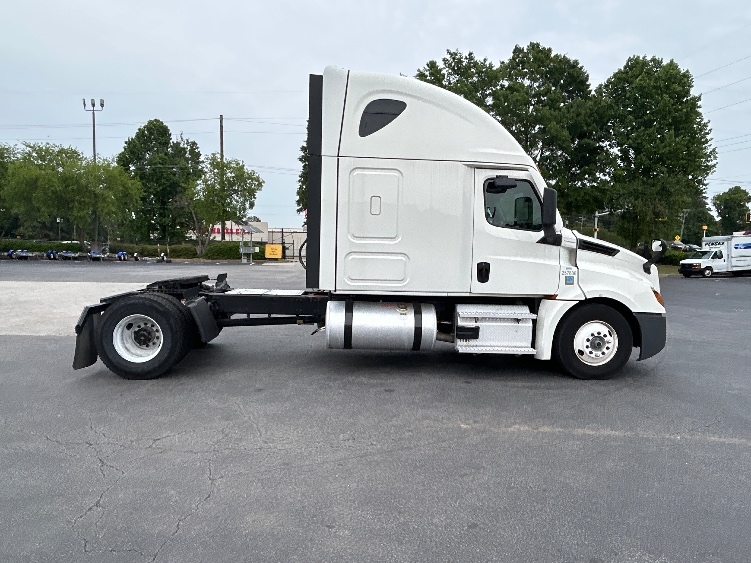 2024 Freightliner Cascadia in Atlanta, GA — photo 8