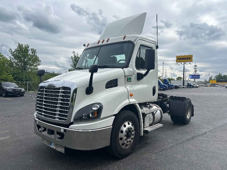 2019 Freightliner Cascadia in Indianapolis, IN — photo 3