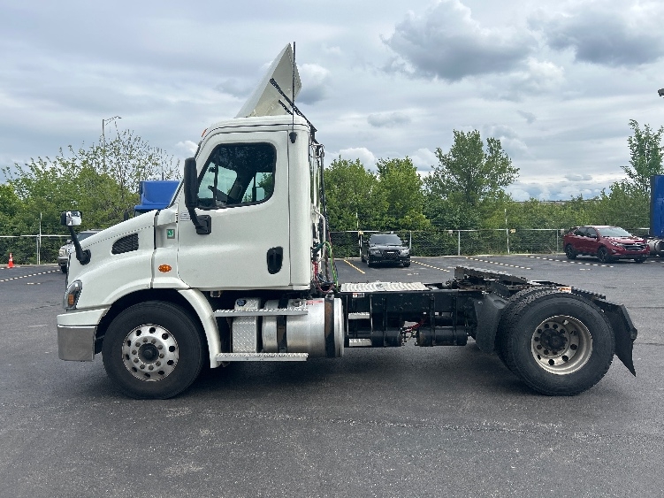 2019 Freightliner Cascadia in Indianapolis, IN — photo 4
