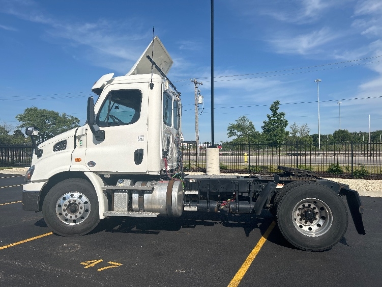 2019 Freightliner Cascadia in La Porte, IN — photo 4