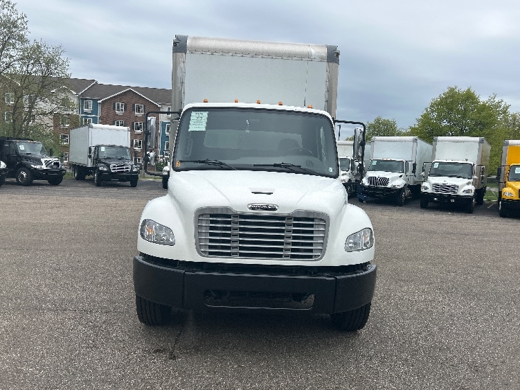 2020 Freightliner M2 106 in Akron, OH — photo 2