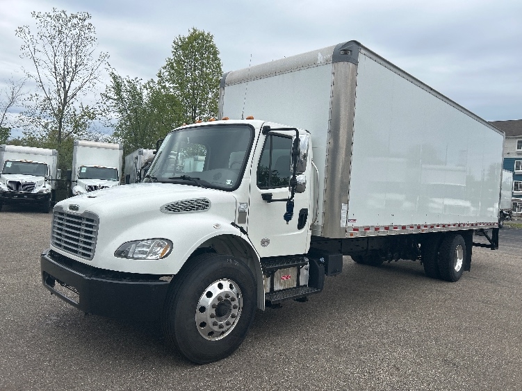 2020 Freightliner M2 106 in Akron, OH — photo 3